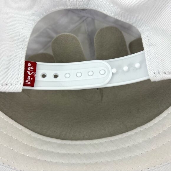 Levi’s SnapBack Baseball Hat White Red One Size NEW - Picture 8 of 9